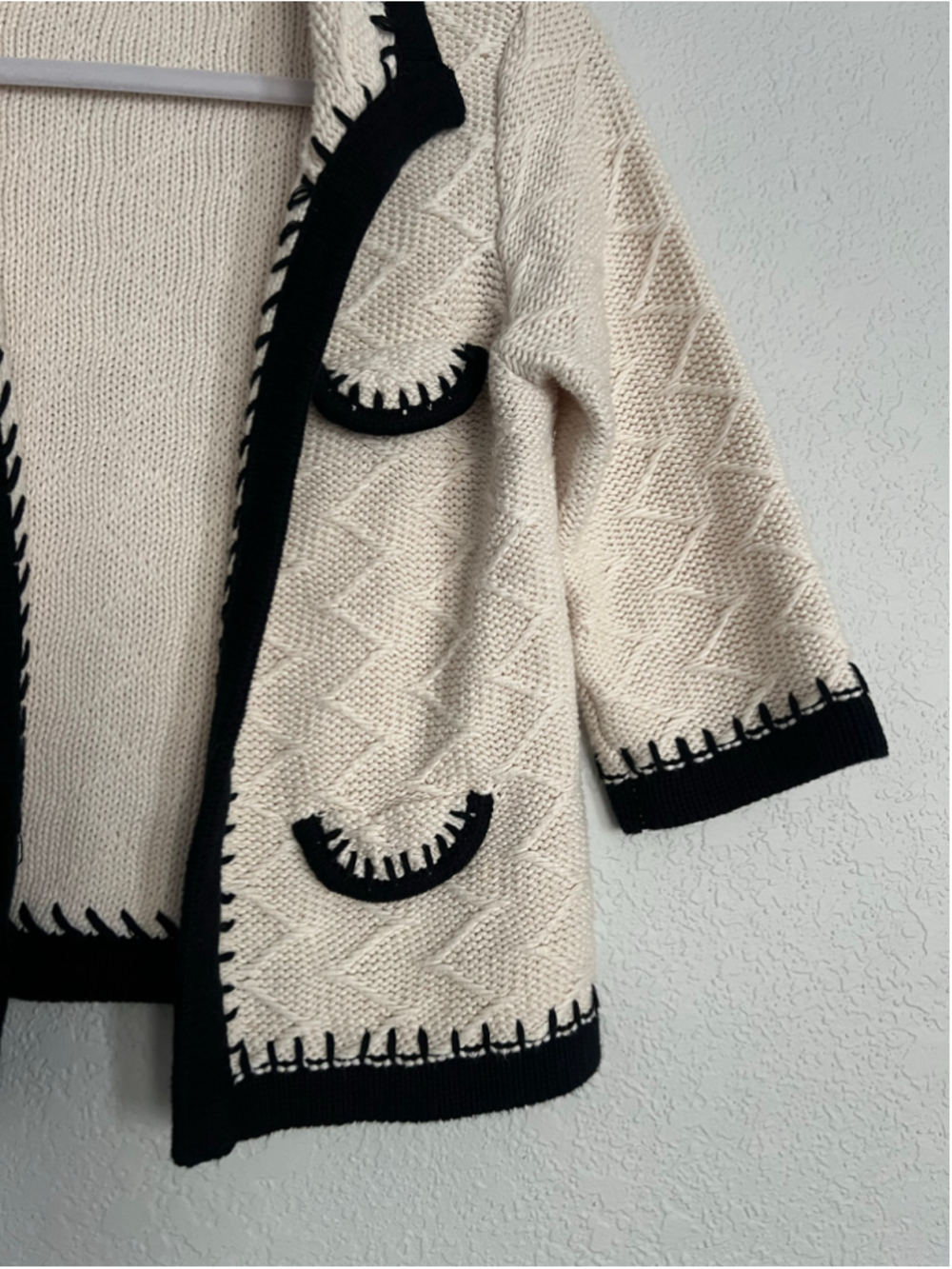 Women's Cabi Socialite Cream & Black Knit Cardigan Sweater Size S - Picture 3 of 7